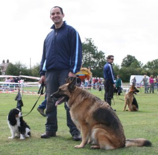 chriswithdigitalfiebotholdparkfarmdogdisplayteamdogs.jpg